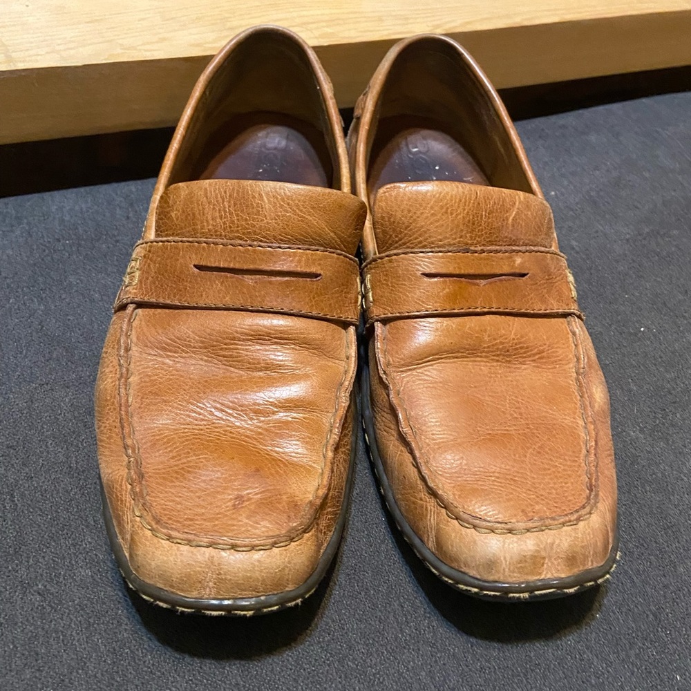 Born Men’s size 11 leather slip on loafers